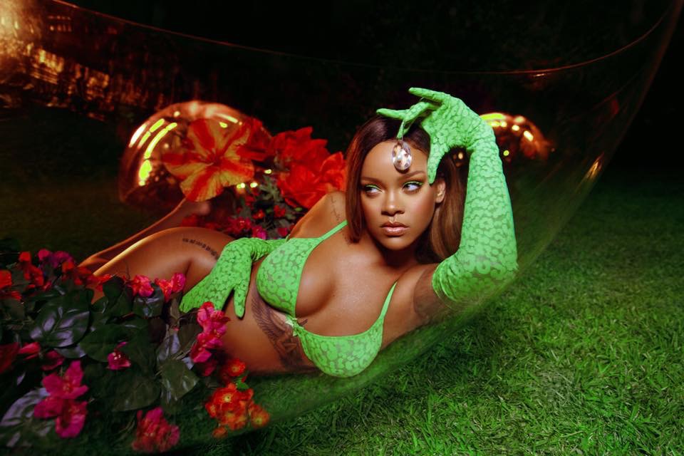 Rihanna  - Σελίδα 4 25db3f10