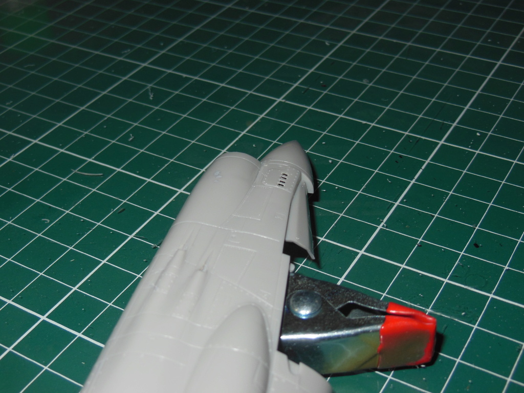 1/48 - CHANCE VOUGHT F8E CRUSADER - HASEGAWA - EN COURS - Page 2 Dscn3242