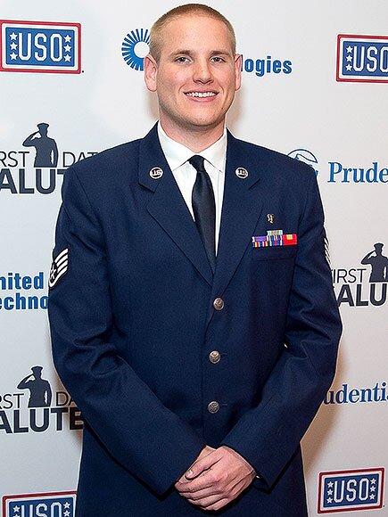 ¿Cuánto mide Spencer Stone? - Altura - Real height Image_11