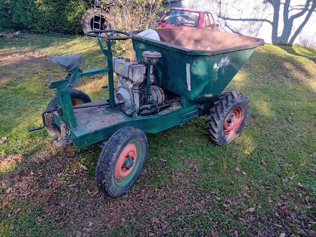 Vidange d'un Sambron BW à moteur Hatz, 1960 à priori 20241010