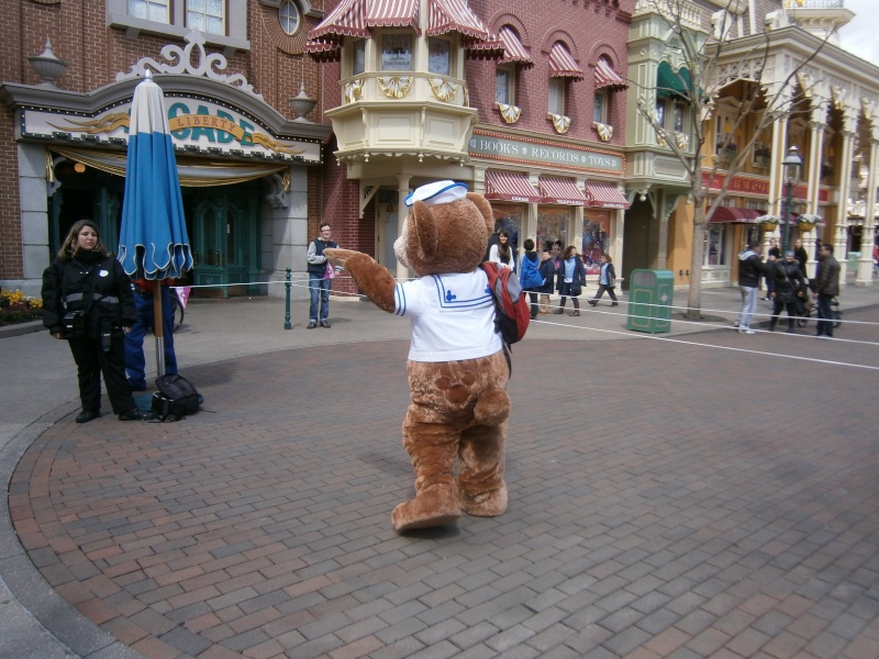 Duffy l'ourson arrive a Disneyland Paris  - Page 18 P4220011