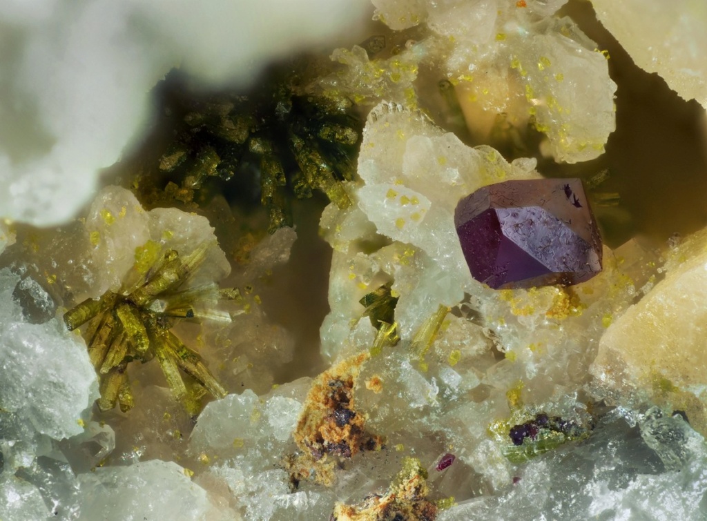 Minéraux de la mine CLARA autres que la Fluorite et la barite - Page 5 Cl77b10
