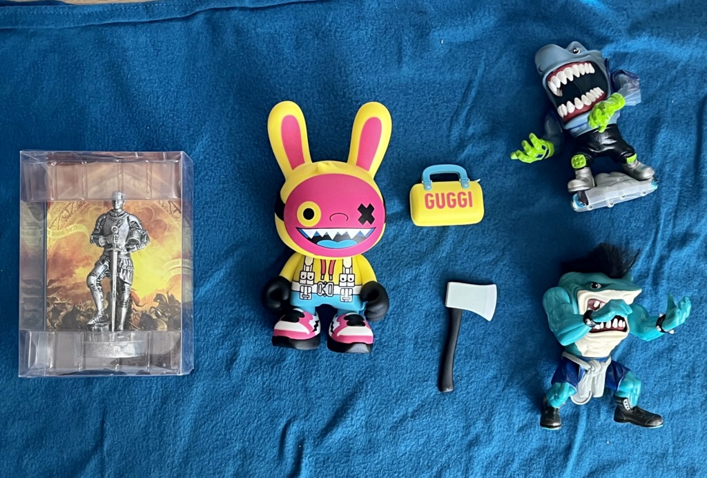  [VDS] lot manga DDD, Figurine Kingdom Come et toys (Superplastic, street sharks) Img_4624