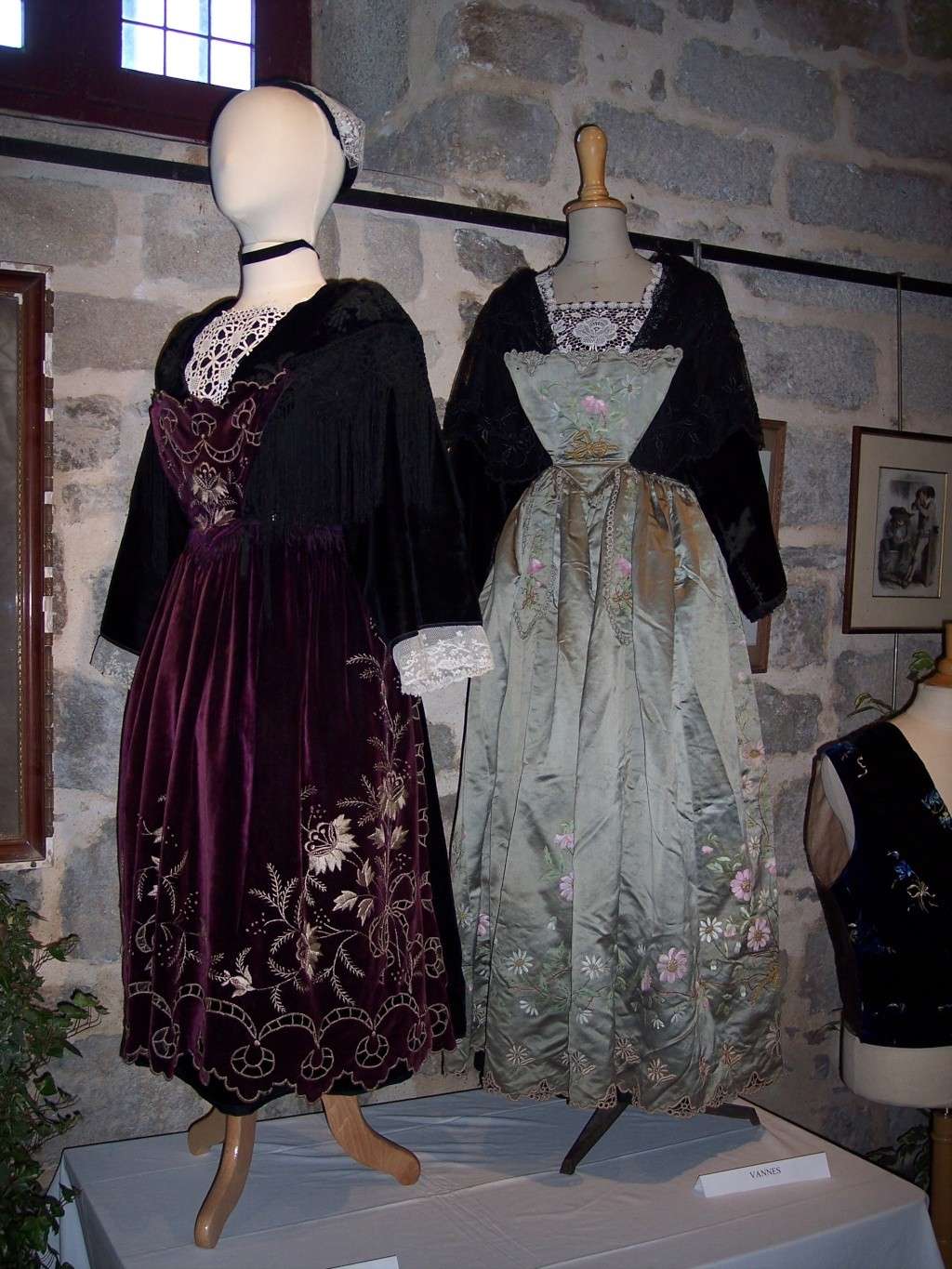 expo costumes aux fetes d'arvor 2005 100_0710