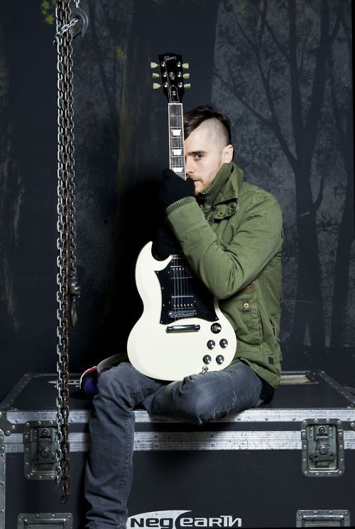 [PHOTOSHOOT] 30 seconds to mars at backstage at the Nottingham Arena Shoot[18/02/2010] Jared-27