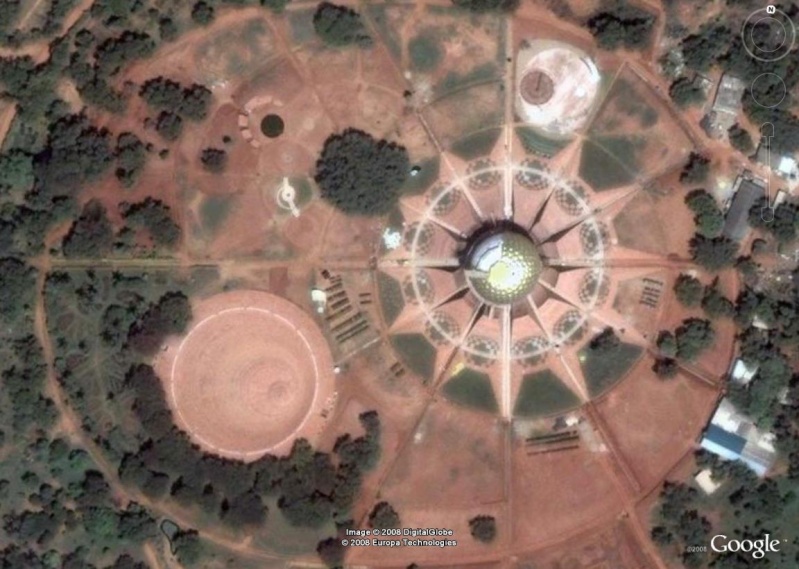 Temple Matrimandir, Auroville, Inde [Trouvé par PBMatcho] Or10