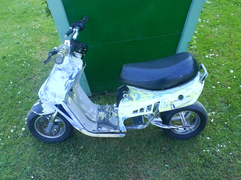 pocket scooter liquide (st4)  carrenages en court 02913