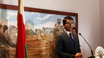 Face--face indit entre Rajoelina et Ravalomanana aux Seychelles Madaga11