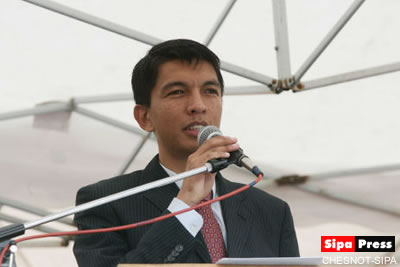 Andry Rajoelina dit "non"  lamnistie de Marc Ravalomanana  Sipa4-11