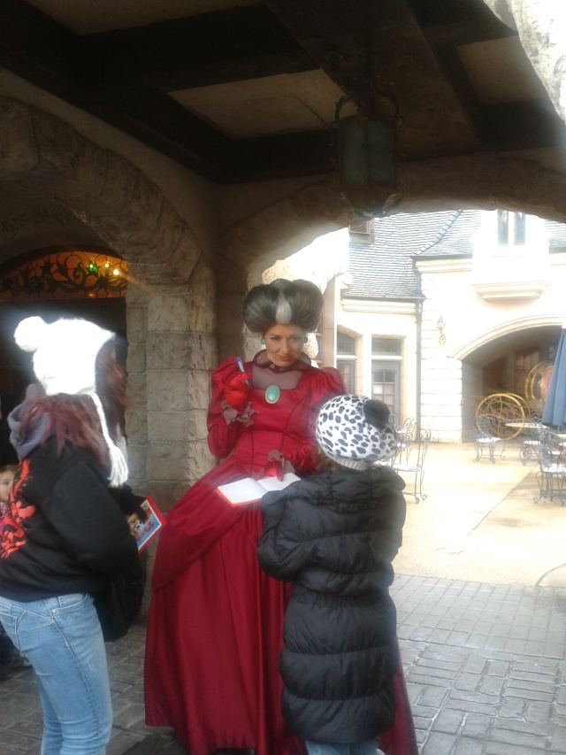 Mandy in Neverland [Mise à jour : Séjour du 23 au 25 novembre 2013 au Kyriad et Sequoia Lodge] Séjour spécial La Belle et la Bête + Noël Enchanté Disney - page 4 2012-122