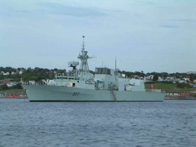 Canadian Navy - Marine Canadienne - Page 2 51338610