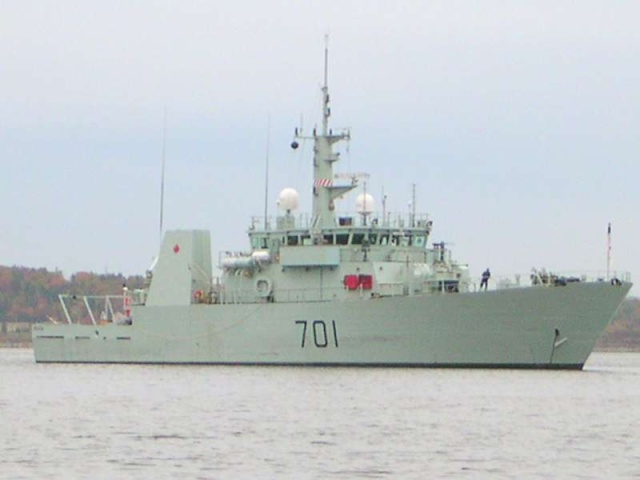 Canadian Navy - Marine Canadienne - Page 3 52240510