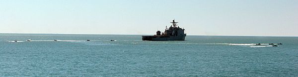 Amphibious assault ship (LHA - LHD - LPD) Web_0846