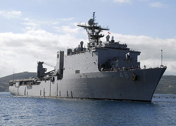 Amphibious assault ship (LHA - LHD - LPD) Web_0859