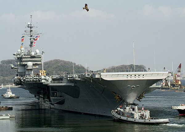 CV & CVN : Aircraft Carriers - Porte-avions - Page 3 Web_0865