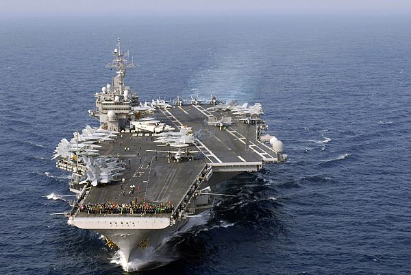 CV & CVN : Aircraft Carriers - Porte-avions - Page 3 Web_0876