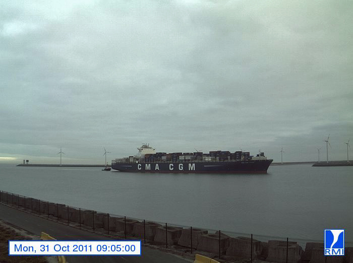 Photos en direct du port de Zeebrugge (webcam) - Page 48 Zeebr138