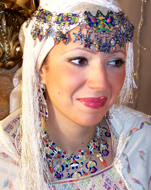 العرس الجزائري و أزياء العروس ليلة الحنة و الزفاف  0413