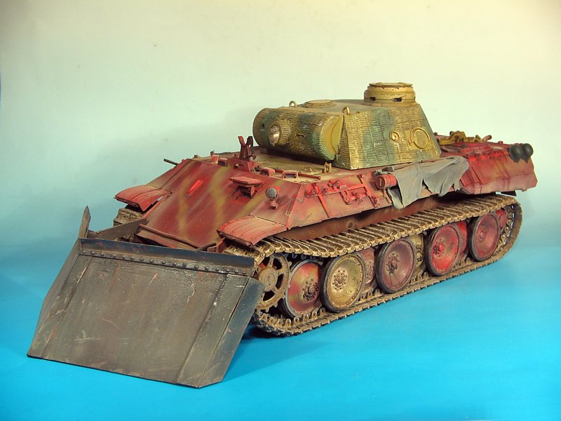Panther Ausf.G [ ITALERI 6493 ]  (Diorama terminé) - Page 6 Dozer210