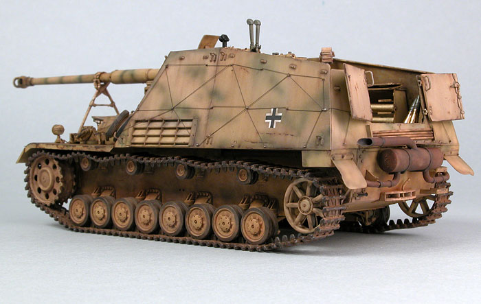 Le Panzerjäger Hornisse et Nashorn en maquettes Nashor12