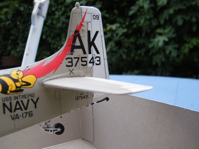 [Concours VietNam] DOUGLAS A-1H SKYRAIDER (US NAVY)  [tamiya] 1/48 + moteur electrique  - Page 2 025_0110