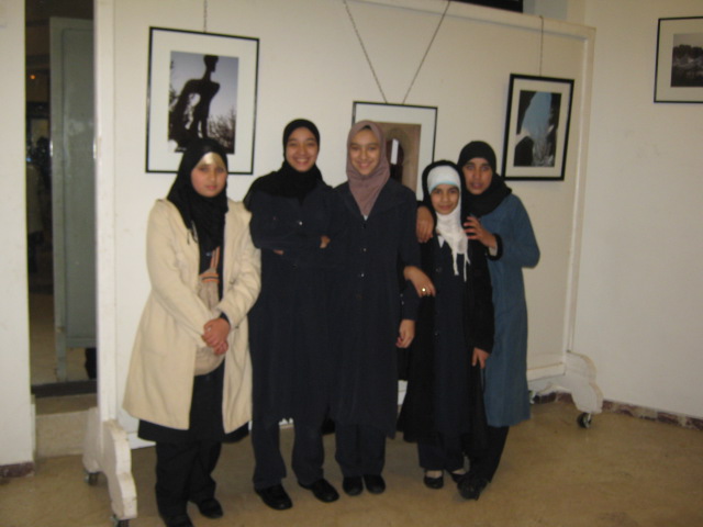 lesfilles de WARCHE visitent le galerie de nassera loukah Img_1917