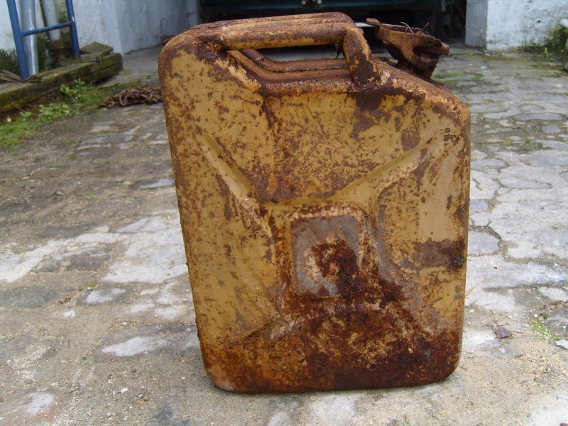 Jerry can US et inconnue 810