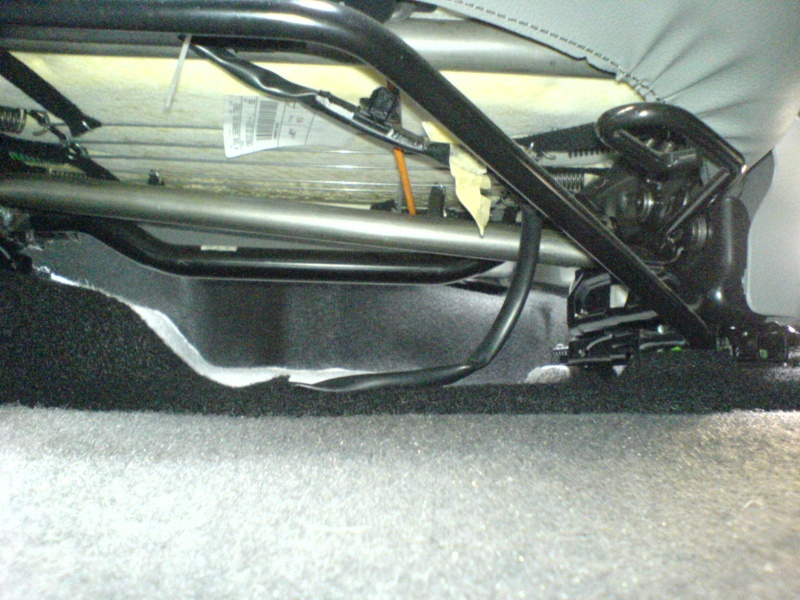 Les airbags latéraux thorax dans les sièges avant, en option. Sous_l11