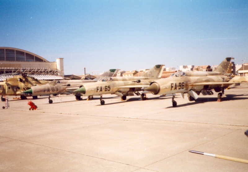الطائرات القديمة التي كانت في القوات الجوية الجزائرية 212og410