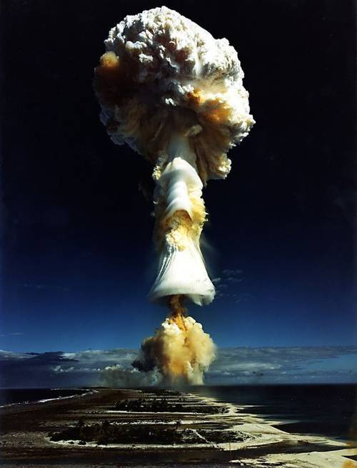 Explosin Termonuclear 0410