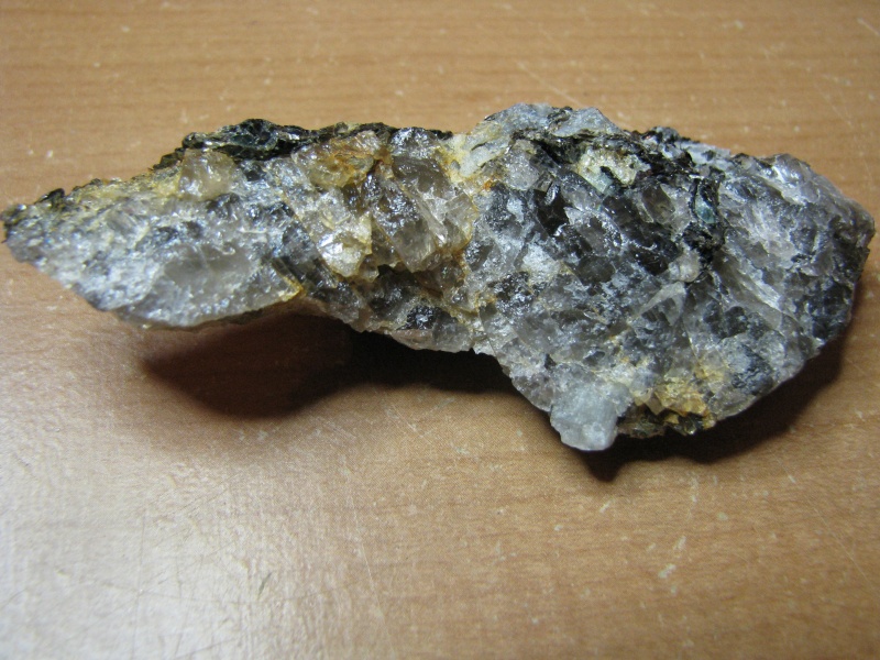 Identification d'une pierre Img_8011