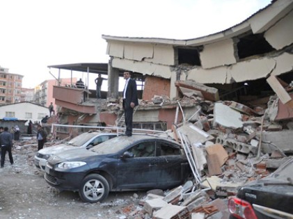 Turquía: Confirman al menos 138 muertos y 350 heridos en terremoto Turqui10