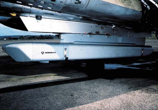 RMAF ASTAC Elint pod / nacelle ASTAC chez les FRA Mirage10