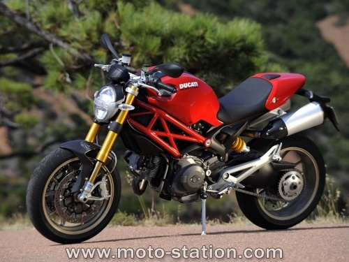 Ducati Monster 1100: les 1eres photos officielles Ducati15
