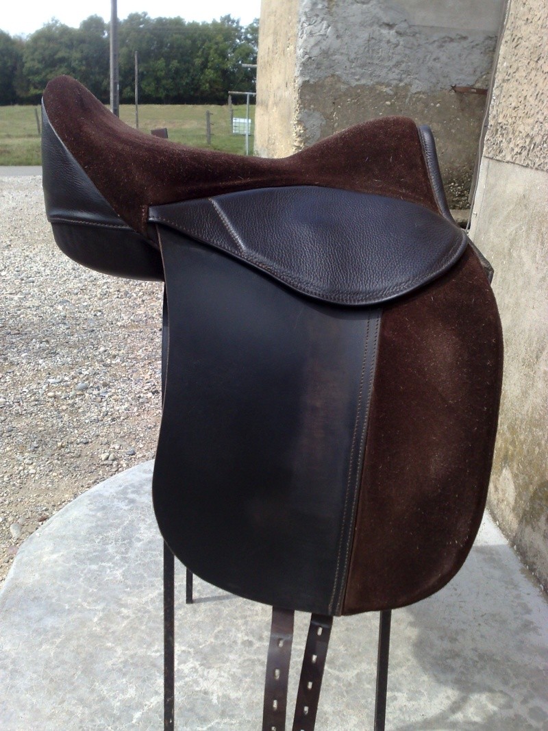 Vends selle cuir dressage sans arçon Fhoenix saddle Mark 2 marron 17" - Page 2 Fhoeni10