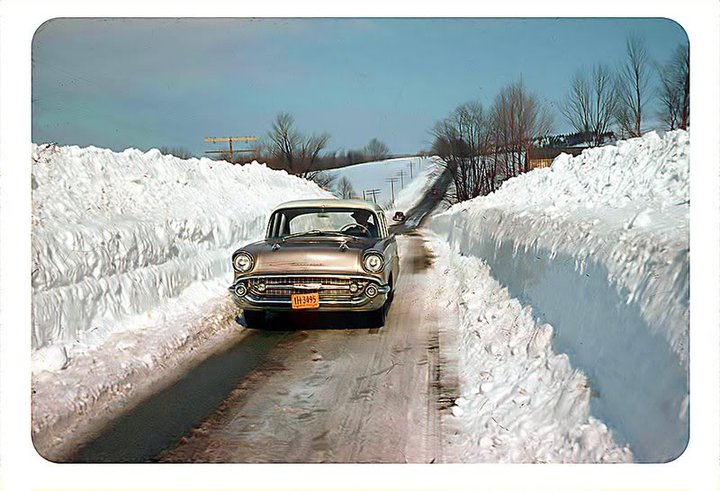 Vieille voiture sous la neige. - Page 6 19763410