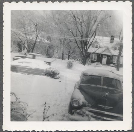 Vieille voiture sous la neige. - Page 6 R0489610