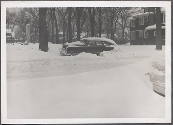 Vieille voiture sous la neige. - Page 6 R0727010