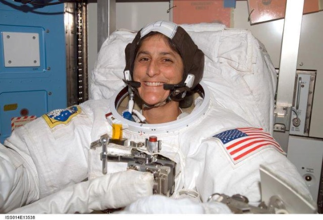سونيتا ويليامز أعلنت إسلامها مباشرة بعد عودتها إلى الأرض 37432410