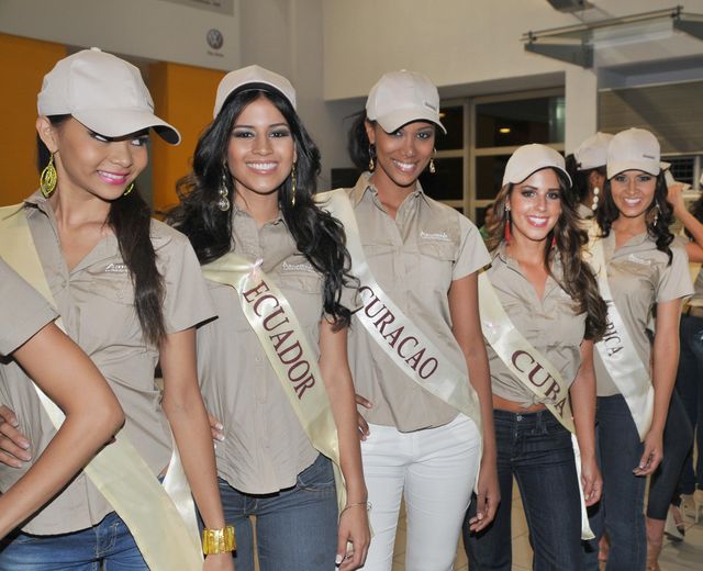 Reina Hispanoamericana 2011 is Miss CURACAO! Main-110