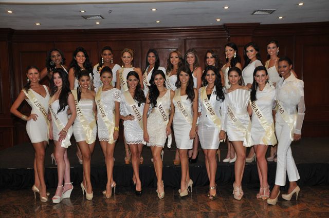 Reina Hispanoamericana 2011 is Miss CURACAO! Main-211