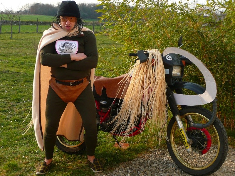 Le concours de Mars 2012: "Votre moto et les super heros." 05113