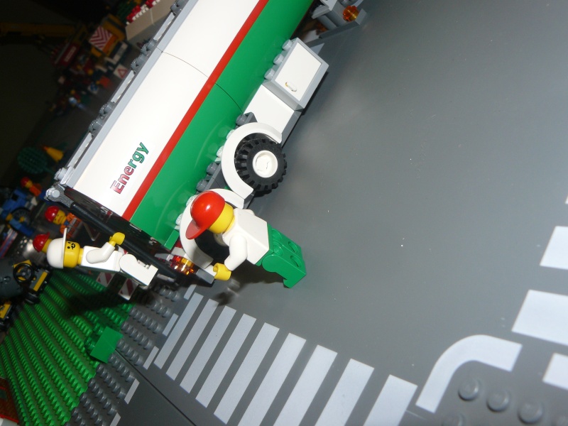 LEGO - La ville depuis ses débuts, son évolution, etc - Page 2 P1180119