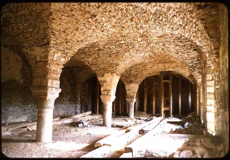 L'abbaye de Clairmont (ou Clermont) près de Laval Clairm11