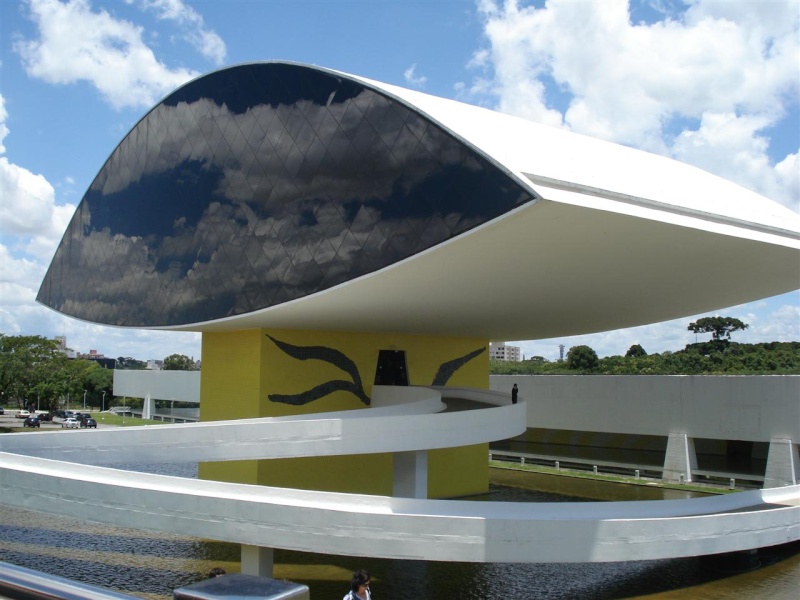 Décès d'Oscar Niemeyer Curiti10