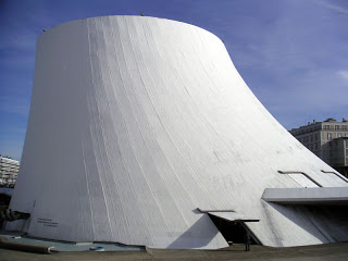 Décès d'Oscar Niemeyer Le_hav10