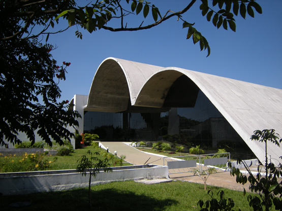 Décès d'Oscar Niemeyer Memori10