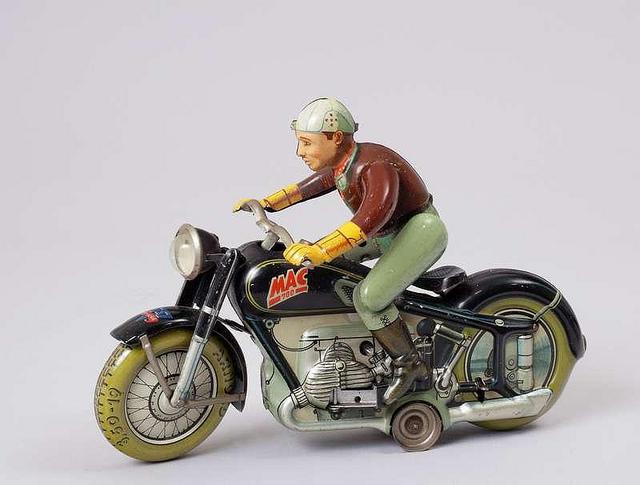 Exposition des jouets et des hommes - 9 novembre 2011 Moto10