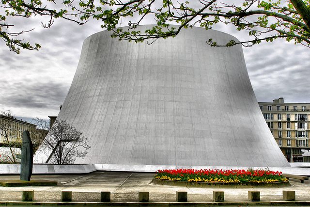 Décès d'Oscar Niemeyer Volcan12