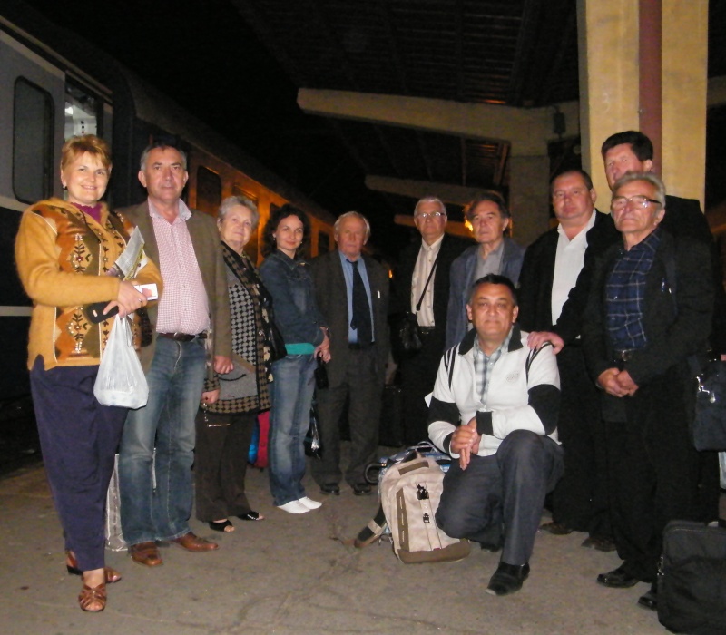 Intalnire cu membri ai Societatii pentru Cultura Romaneasca "Mihai Eminescu" din regiunea Cernauti si cu alti romani basarabeni Experm10